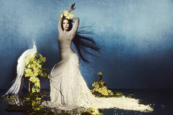 Jessie Ware regressa com ''Ride'', tema ousado do álbum ''Superbloom''